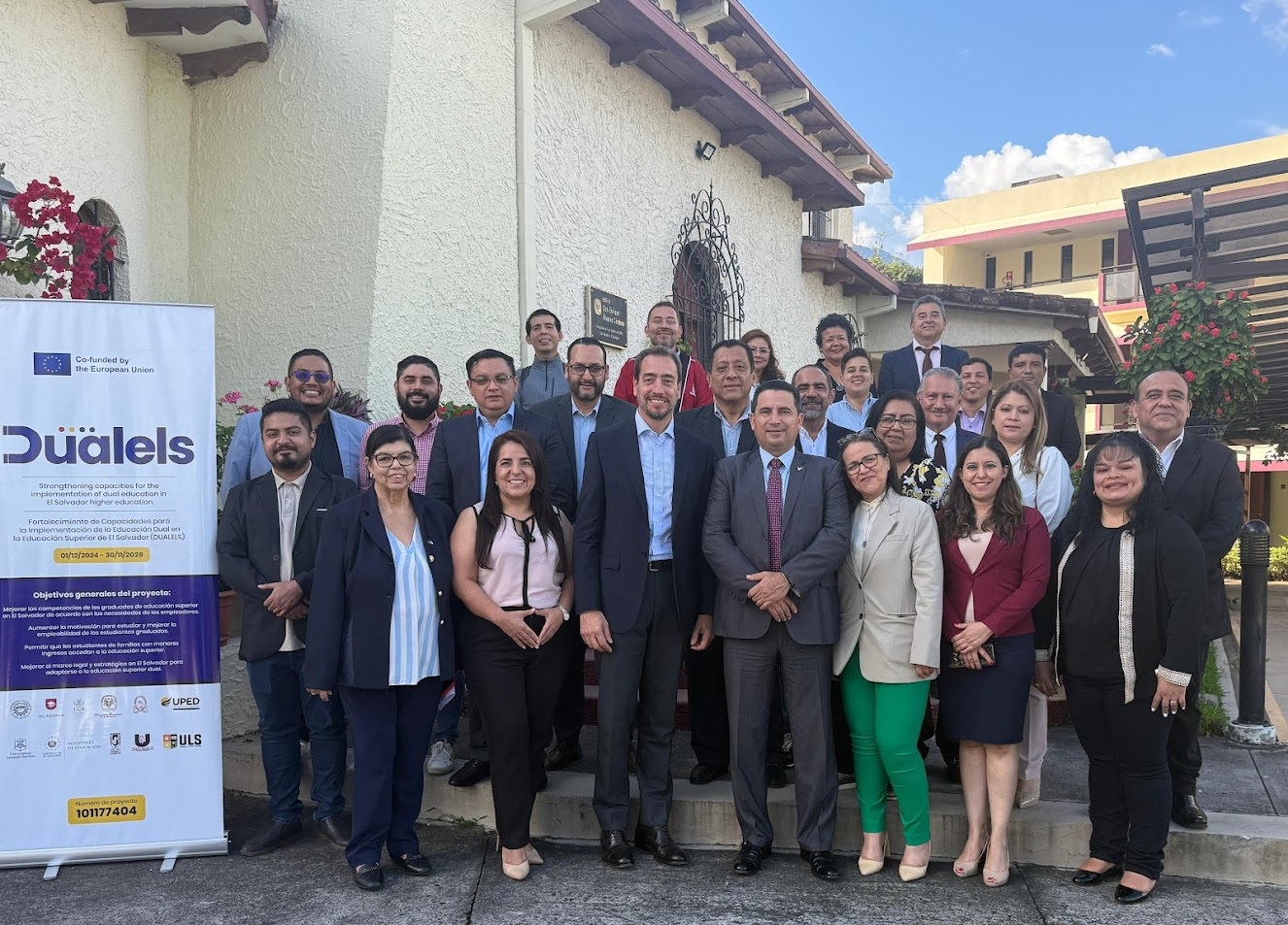 Visita de cortesía a Honorable Señor Embajador de la Unión Europea en El Salvador